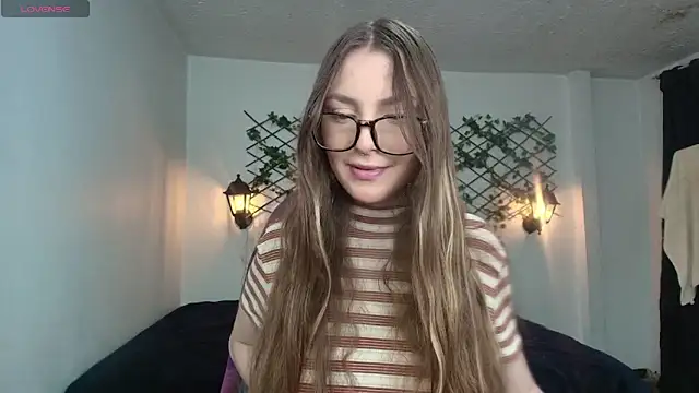 velvet  moon online show from 04.06.26