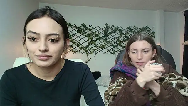 velvet  moon online show from 04.12.26