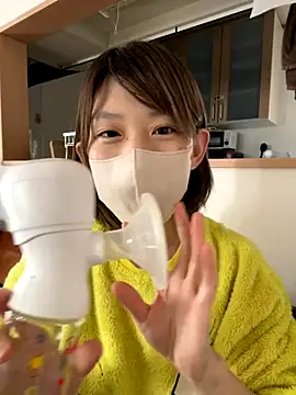 Snapshot of usako_2025 chatting on 10.29.25 usako 2025 online show from 10.29.25