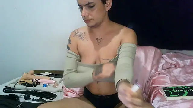 Snapshot of ttransviado chatting on 09.14.25 ttransviado online show from 09.14.25