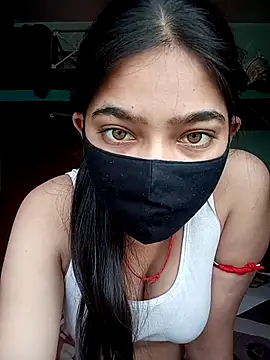 Snapshot of Snehabeauti chatting on 10.08.25 Snehabeauti online show from 10.08.25