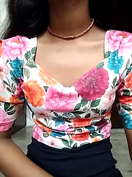 Snapshot of Naina_04 chatting on 10.04.25 Naina 04 online show from 10.04.25