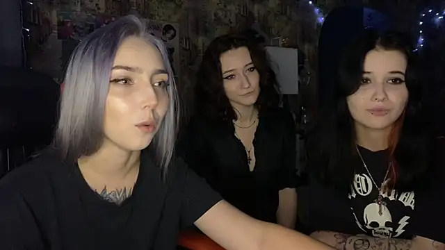 Snapshot of lis_silver chatting on 07.04.26 lis silver online show from 07.04.26