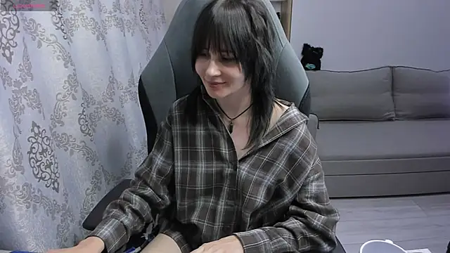 Snapshot of MistyDark chatting on 05.06.26 MistyDark online show from 05.06.26