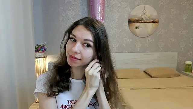 Snapshot of KellyShines chatting on 06.30.26 KellyShines online show from 06.30.26