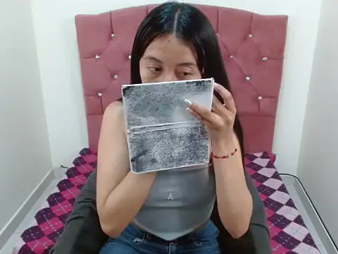 Emma Thompson2 online show from 09.12.25