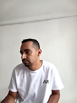 stivenlujan69 online show from 04.15.26