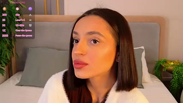 AdoraCortes online show from 04.07.26