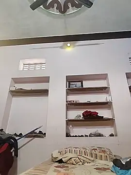 Snapshot of sexy_aaru chatting on 10.30.25 sexy aaru online show from 10.30.25