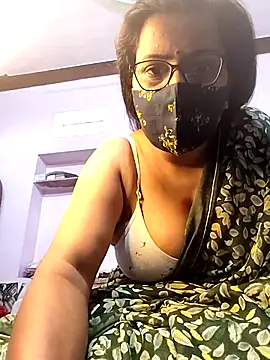 Snapshot of sexy_aaru chatting on 11.12.25 sexy aaru online show from 11.12.25