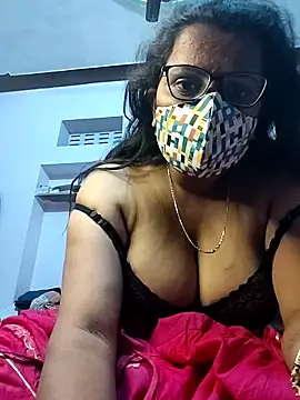 Snapshot of sexy_aaru chatting on 11.20.25 sexy aaru online show from 11.20.25