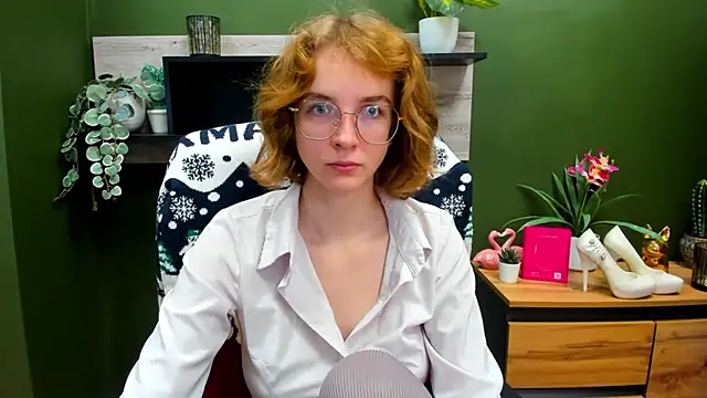 juicyPenny online show from 10.29.25