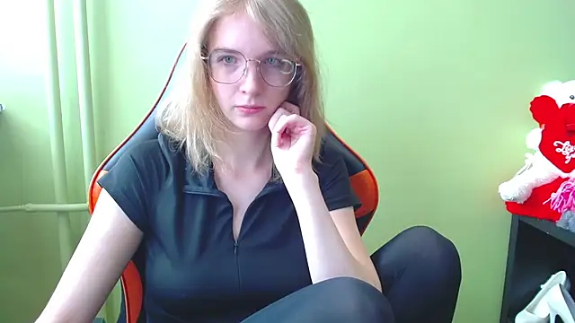 juicyPenny online show from 04.21.26