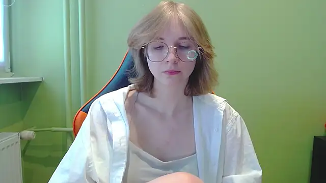 Snapshot of juicyPenny chatting on 05.14.26 juicyPenny online show from 05.14.26