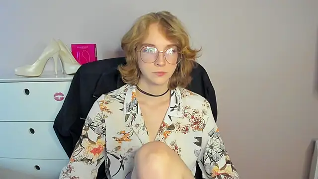Snapshot of juicyPenny chatting on 05.29.26 juicyPenny online show from 05.29.26