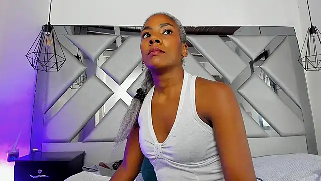 Lorenn Hill online show from 11.14.25