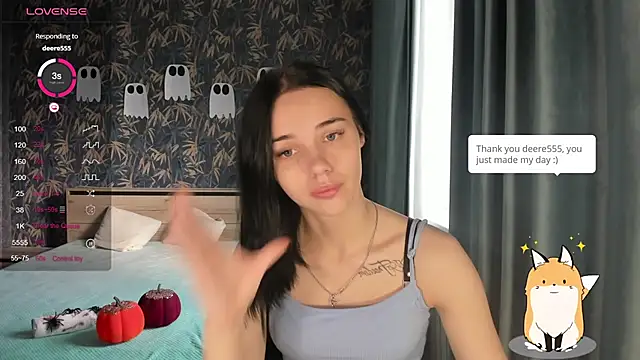 Snapshot of Kseni_a chatting on 10.31.25 Kseni a online show from 10.31.25