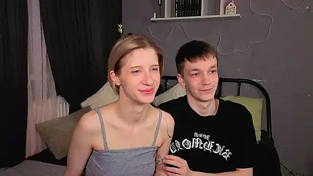 Snapshot of Lewis_and_Marta chatting on 10.07.25 Lewis and Marta online show from 10.07.25