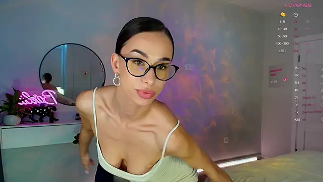 Katherinepinke online show from 11.30.25