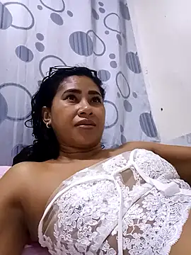 PERLA BLACK  online show from 10.13.25