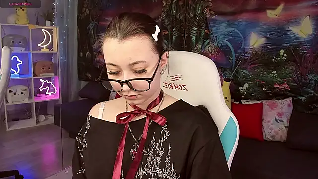 Snapshot of ClaraParks chatting on 02.24.26 ClaraParks online show from 02.24.26