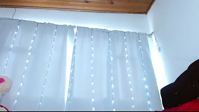 Charlothe Wright online show from 04.26.26