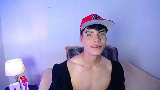 Snapshot of Dulcey_ chatting on 10.03.25 Dulcey  online show from 10.03.25