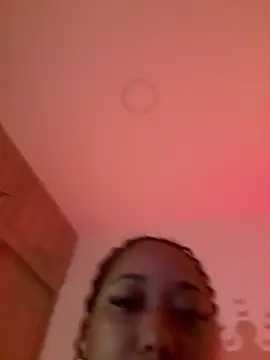 Snapshot of _Zahara_ chatting on 05.27.26 Zahara online show from 05.27.26