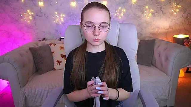 ArrinaWairr online show from 03.20.26