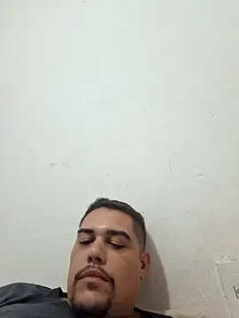 Snapshot of feehzungi0000 chatting on 02.18.26 feehzungi0000 online show from 02.18.26