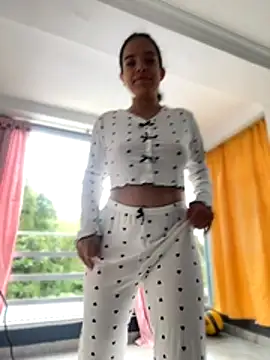 JuanitaMore01 online show from 10.31.25