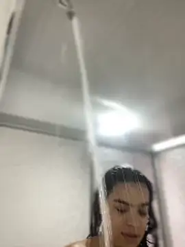 JuanitaMore01 online show from 12.21.25