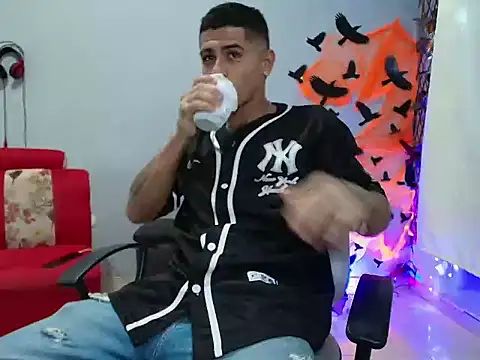 sweet Brunettes01 online show from 10.24.25