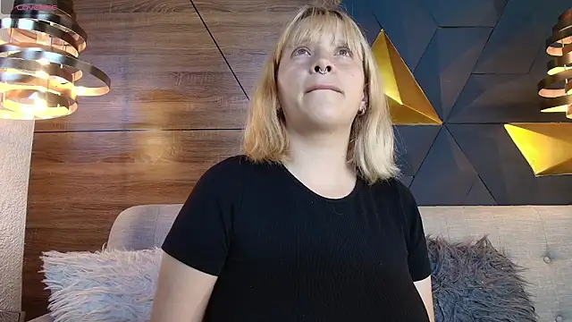 Snapshot of ly_lulu chatting on 02.09.26 ly lulu online show from 02.09.26