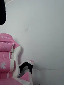 Snapshot of Miss_Pompitas23 chatting on 09.24.25 Miss Pompitas23 online show from 09.24.25