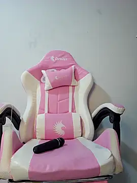 Snapshot of Miss_Pompitas23 chatting on 10.23.25 Miss Pompitas23 online show from 10.23.25