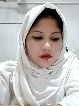 Snapshot of Nusrat-N chatting on 04.20.26 Nusrat-N online show from 04.20.26