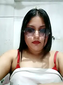 Snapshot of Nusrat-N chatting on 04.22.26 Nusrat-N online show from 04.22.26