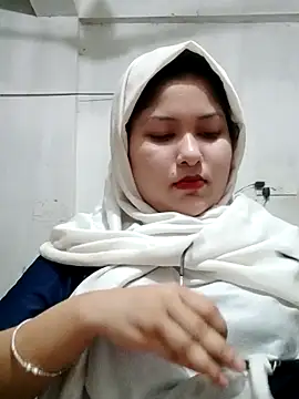 Snapshot of Nusrat-N chatting on 05.04.26 Nusrat-N online show from 05.04.26
