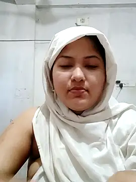 Snapshot of Nusrat-N chatting on 05.06.26 Nusrat-N online show from 05.06.26