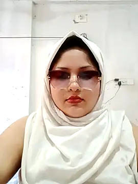 Snapshot of Nusrat-N chatting on 05.09.26 Nusrat-N online show from 05.09.26
