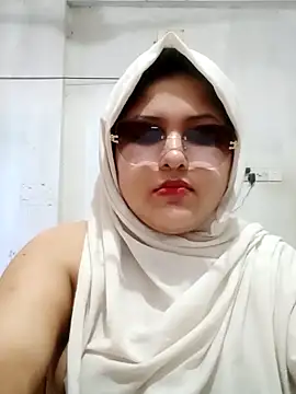 Snapshot of Nusrat-N chatting on 05.10.26 Nusrat-N online show from 05.10.26