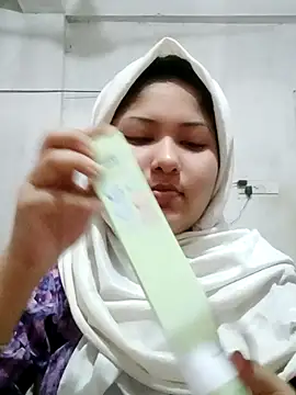Snapshot of Nusrat-N chatting on 05.12.26 Nusrat-N online show from 05.12.26