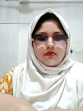 Snapshot of Nusrat-N chatting on 05.15.26 Nusrat-N online show from 05.15.26