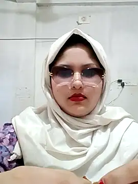 Snapshot of Nusrat-N chatting on 05.23.26 Nusrat-N online show from 05.23.26