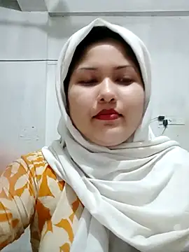 Snapshot of Nusrat-N chatting on 05.24.26 Nusrat-N online show from 05.24.26