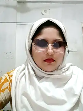 Snapshot of Nusrat-N chatting on 05.30.26 Nusrat-N online show from 05.30.26