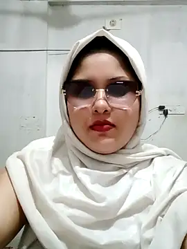 Snapshot of Nusrat-N chatting on 05.31.26 Nusrat-N online show from 05.31.26