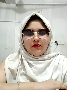 Snapshot of Nusrat-N chatting on 06.01.26 Nusrat-N online show from 06.01.26