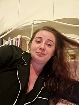 RosieMilff online show from 10.05.25